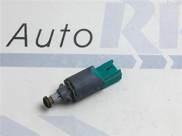Interruptor embrague Renault 8200168240B - 8200168240B