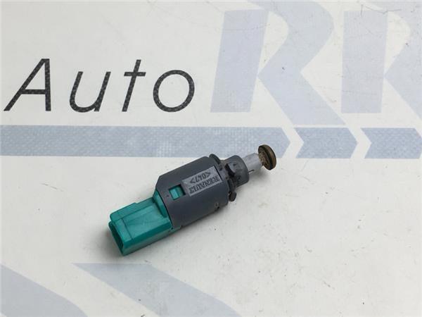 Interruptor embrague Renault 8200168240B - 8200168240B