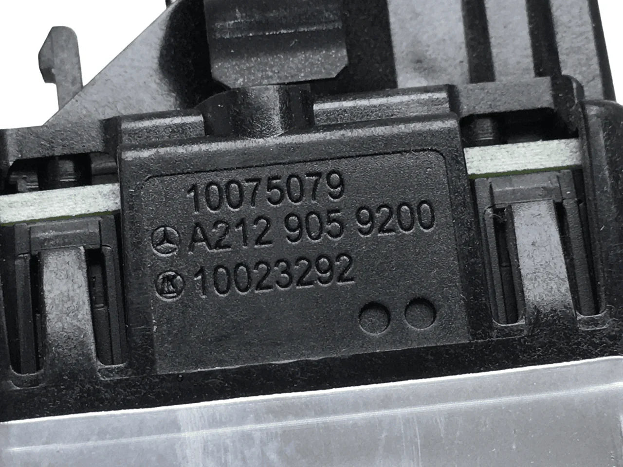 Interruptor maletero Mercedes a2129059200