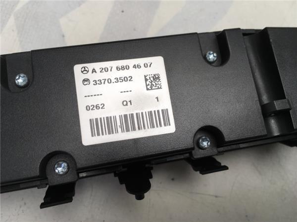 Interruptor moldeo Mercedes a2076804607