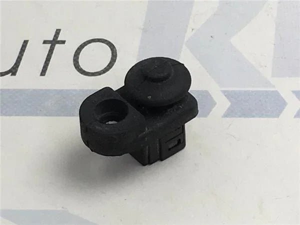Interruptor puerta Nissan 6825E4