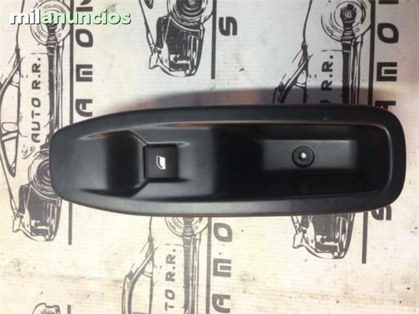 Mando elevalunas derecho peugeot 208 - AutoRR 96758250zd