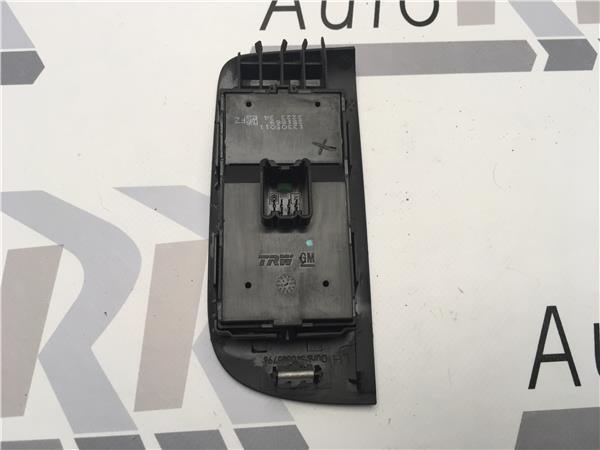 Mando elevalunas Opel 13305011 - AutoRR 13305011