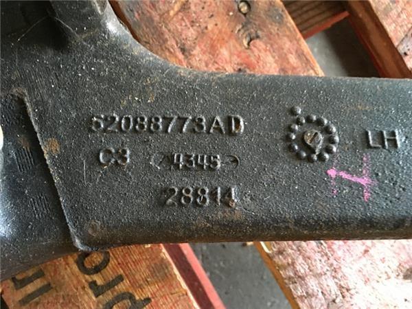 Mangueta delantera izq Jeep Cherokee KJ - 52088773AD