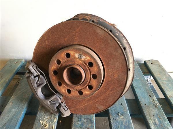 Mangueta derecha VW Golf 5