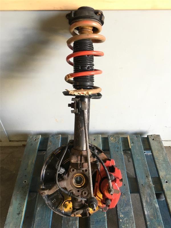 Mangueta izquierda VW Golf V