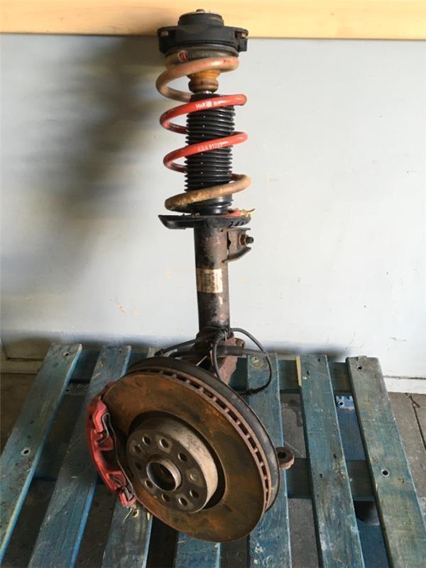 Mangueta izquierda VW Golf V - 