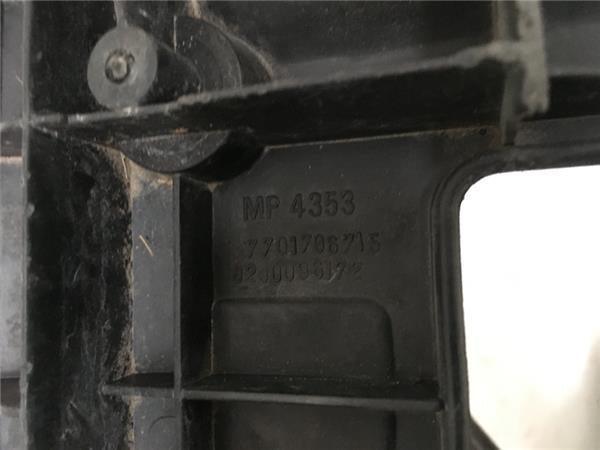 Moldura cerradura porton Trafic II - 7701706715