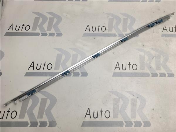 Moldura cromada puerta trasera derecga F - T4a13114