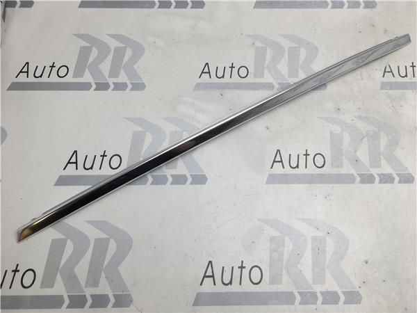 Moldura cromada puerta trasera derecga F - T4a13114