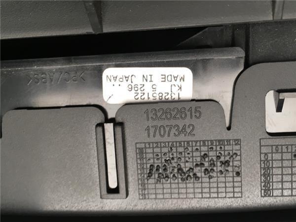 Moldura pantalla Opel Astra J
