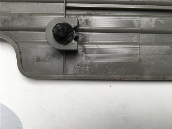 Moldura patrol gr y61 76952vb000 - 76952vb000