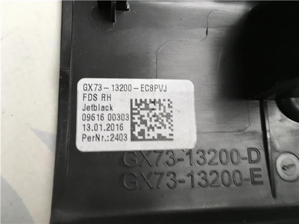 Moldura puerta delantera Jaguar XE X760 - gx7313200ec8pvj