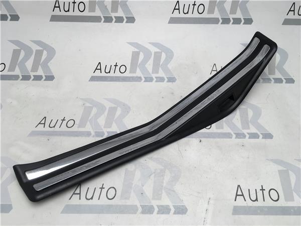 Moldura trasera izq Bmw E46