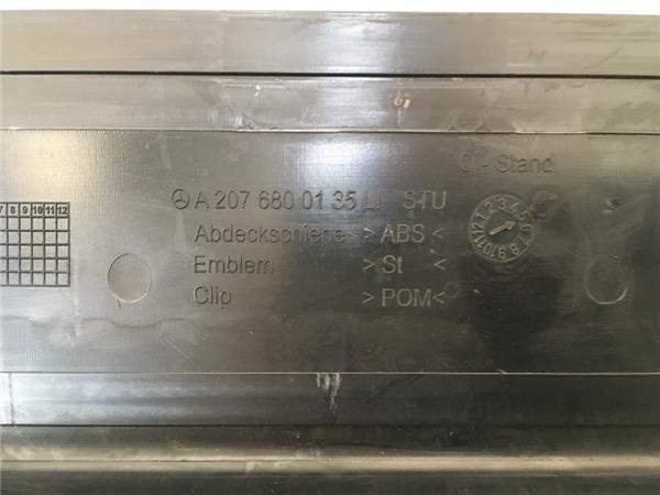 Molduras bajo puertas Mercedes Clase E C - a2076800135