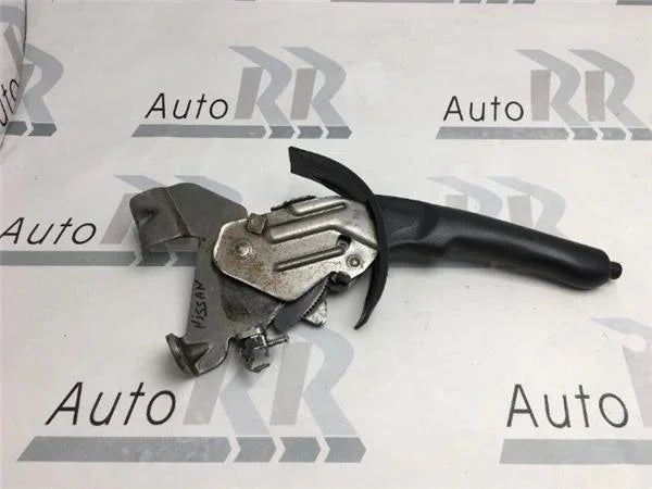 Palanca freno de mano Nissan Terrano II