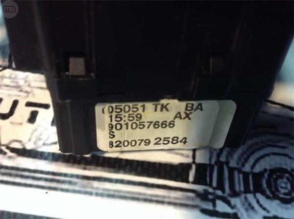 Palancas luces dacia sandero - 8200792584s