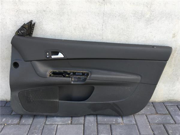 Panel derecho Volvo C30
