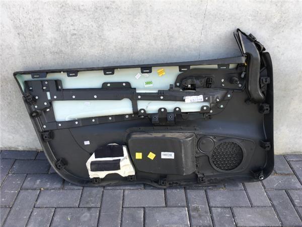 Panel derecho Volvo C30