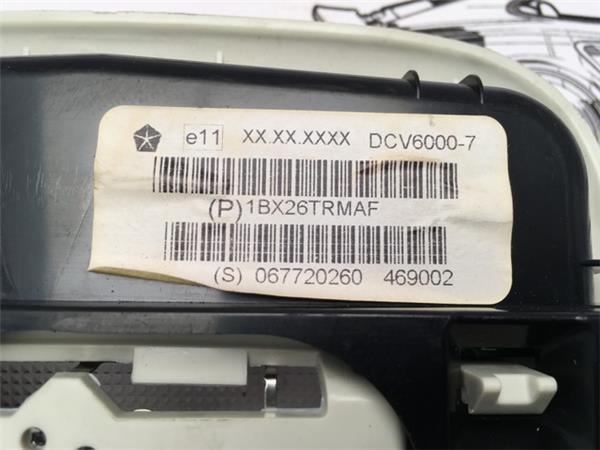 Panel luz interior jeep 1bx26trmaf - 1bx26trmaf