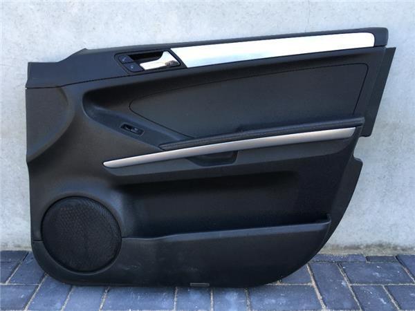Panel puerta del dcho Mercedes ML W164 - 