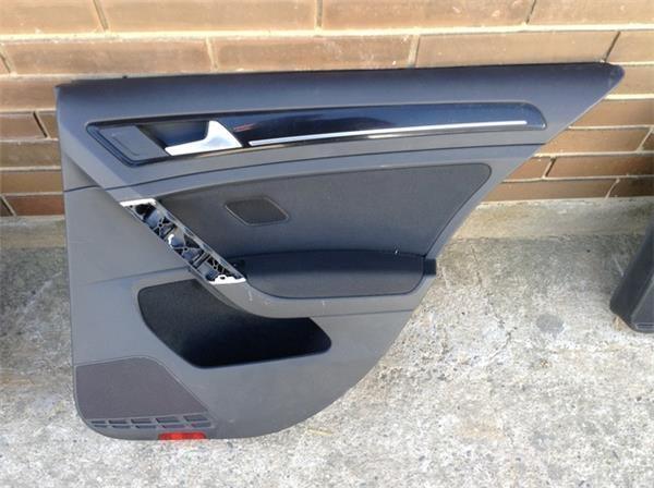 Panel puerta trasera derecha golf vii - 