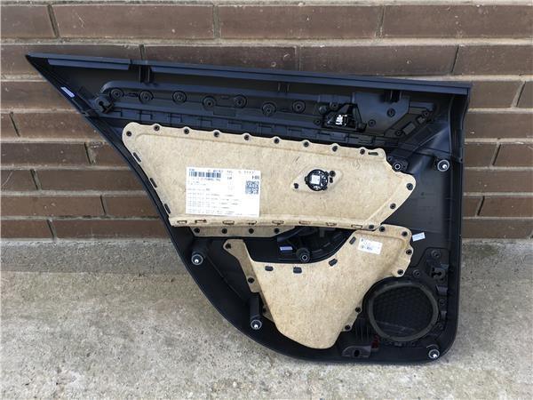 Panel puerta trasera derecha VW Golf VII - AutoRR 5g4867488a