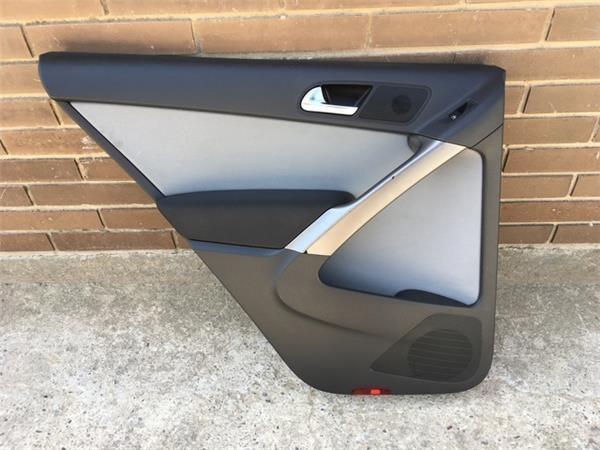 Panel puerta trasero izq vw tiguan - 