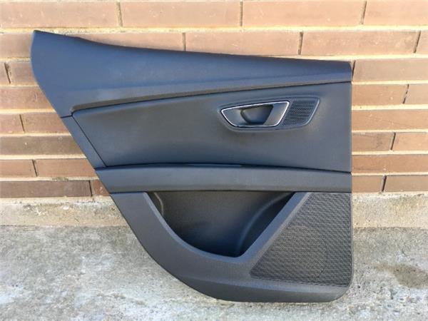 Panel puerta trasero izquierdo Seat Leon