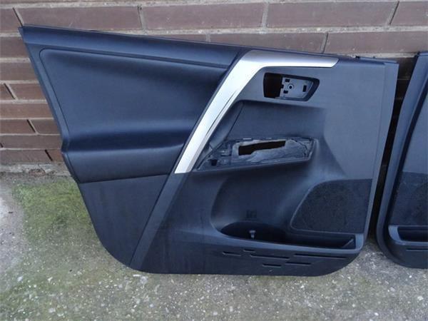 Paneles de puerta toyota rav4 xa40 - 
