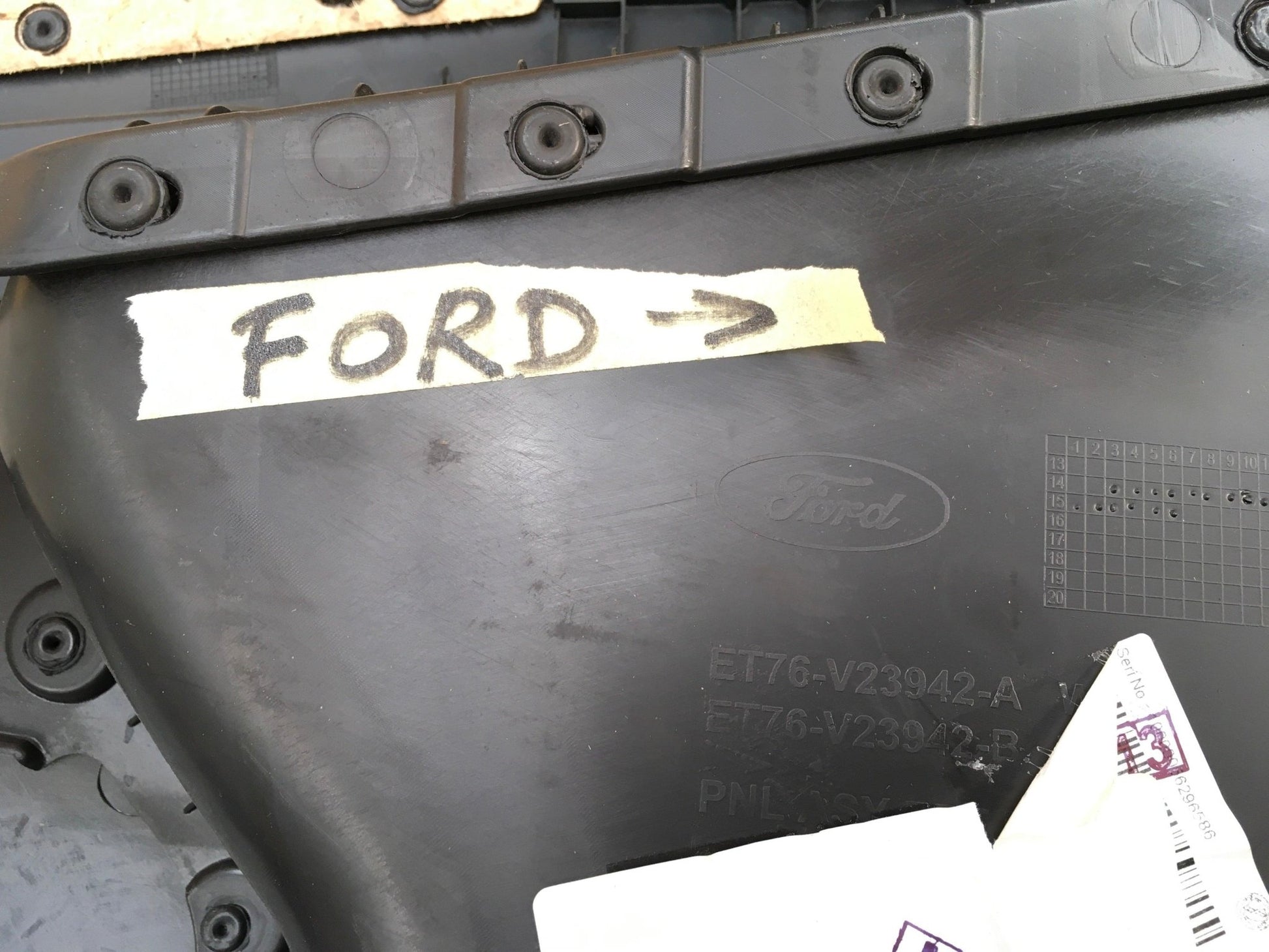 Paneles puertas Ford Transit Courier - ET76V23942a