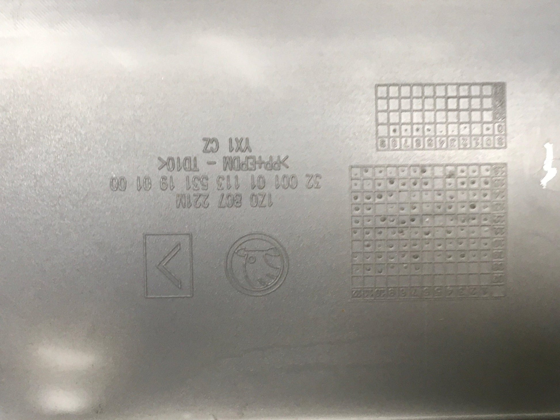 Paragolpes delantero Skoda Octavia II - 1Z0807221M