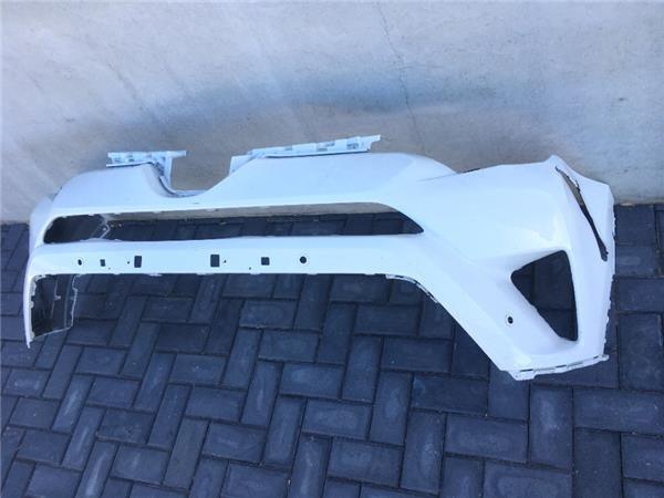 Paragolpes delantero Toyota Rav4 XA40 - 