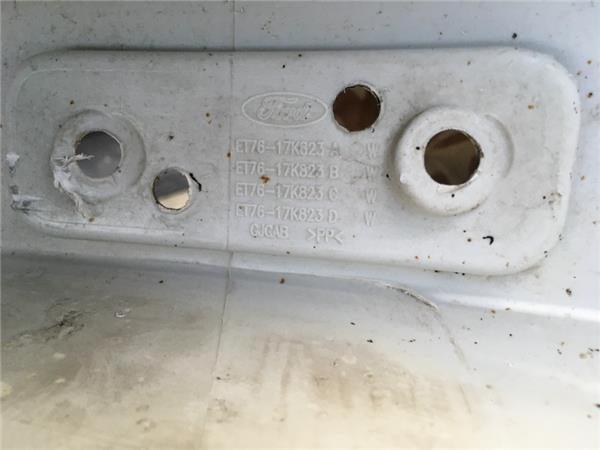 Paragolpes trasero Ford Transit Courier