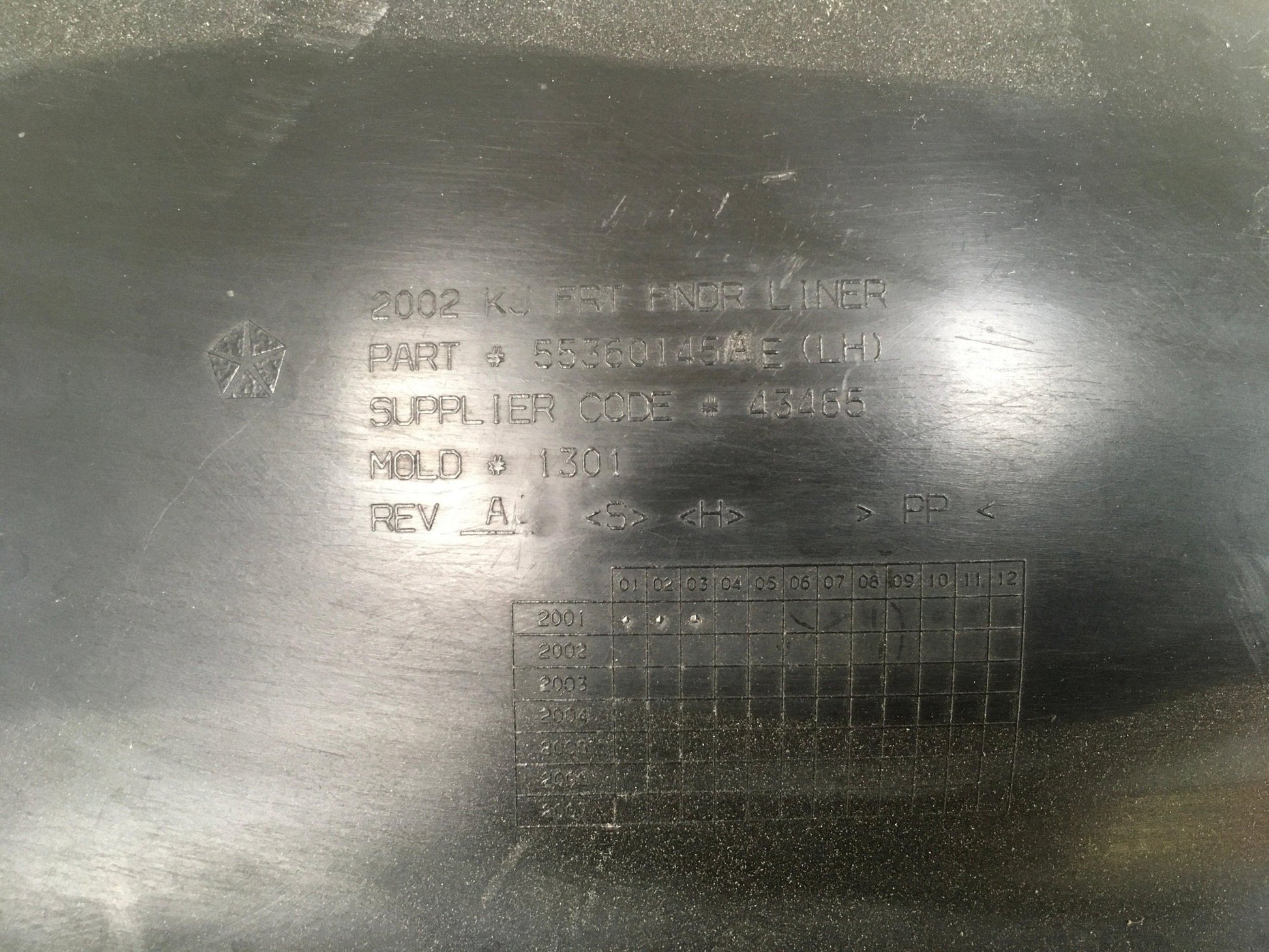 Pasos rueda Jeep KJ 55360145AE - 55360145AE