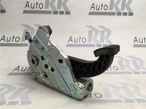 Pedal freno estacionamiento Mercedes a20