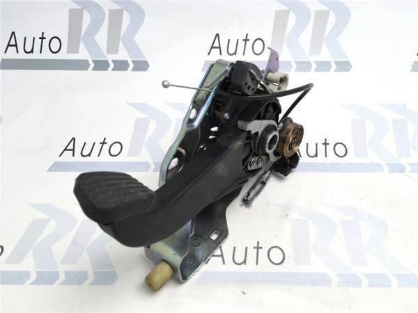 Pedal freno estacionamiento Mercedes a20
