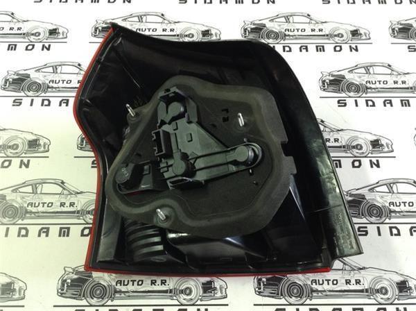 Piloto trasero derecho corolla e12 - 