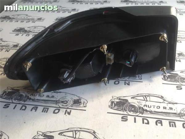 Piloto trasero derecho kia sephia - 