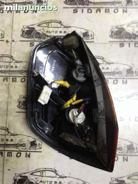 Piloto trasero derecho subaru outback - 