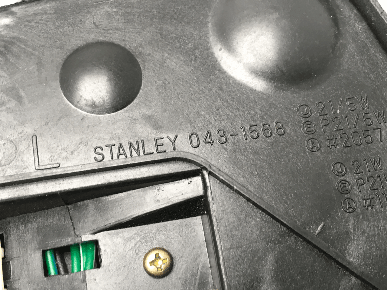 Piloto trasero izq Mitsubishi colt IV - 0431568