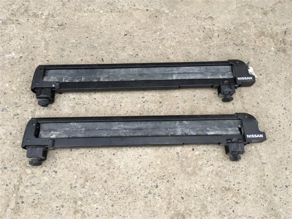 Portaesquis nissan - 