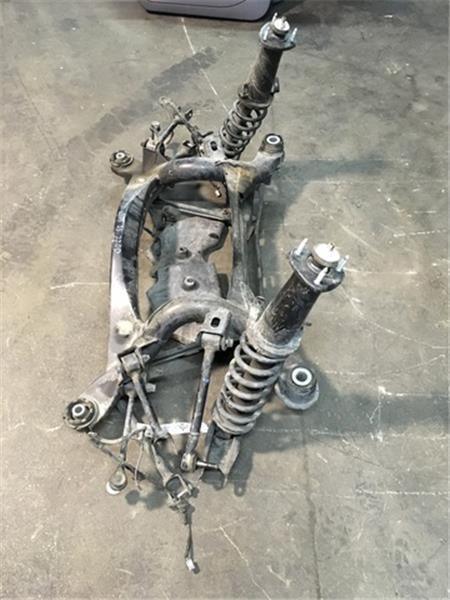 Puente trasero lexus is 220d - 