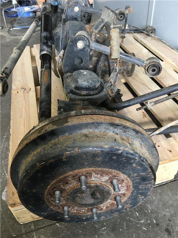 Puente trasero Toyota Land Cruser J90 3.