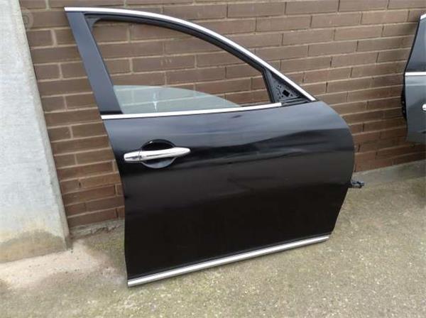 Puerta del derecha infiniti fx30 fx35 - 