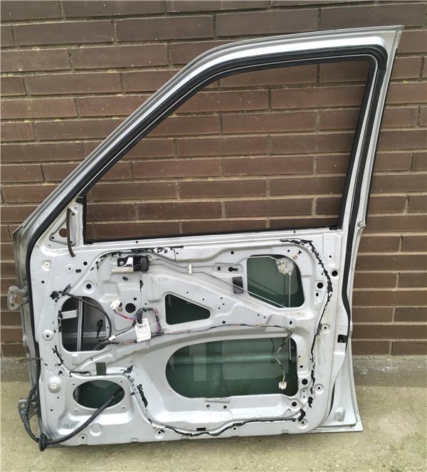 Puerta delantera Ddcha Nissan Terrano II