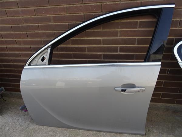 Puerta delantera izquierda opel insignia - 