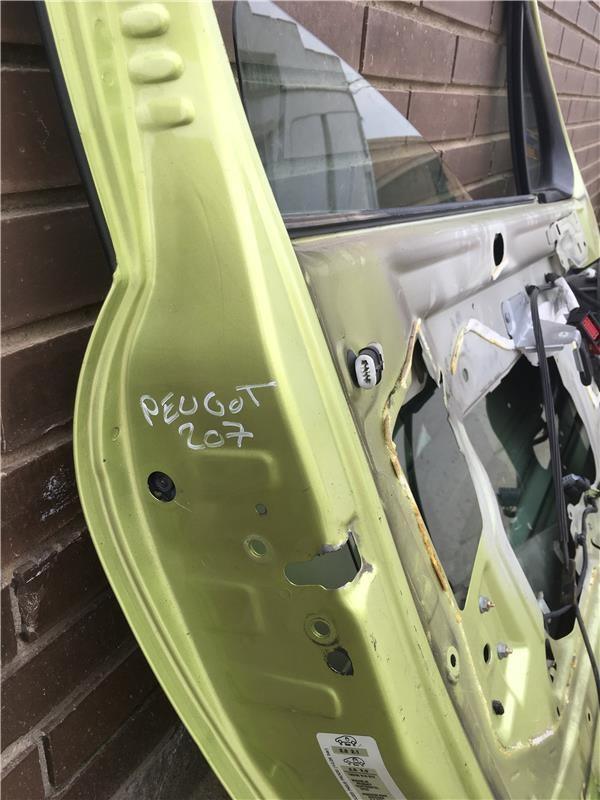Puerta izquierda Peugeot 207