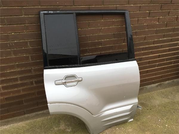 Puerta tra dcha mitsubishi montero did - 