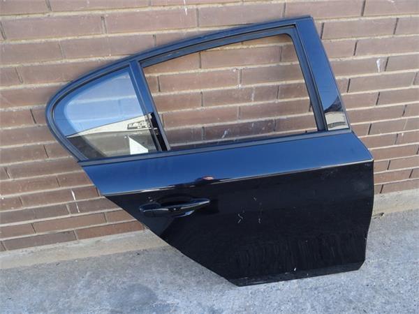 Puerta trasera dcha bmw serie 1 e87 - 